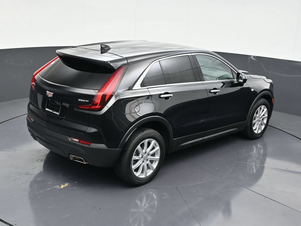 Used 2022 Cadillac XT4 Luxury w/ Driver Awareness Package FWD image 16