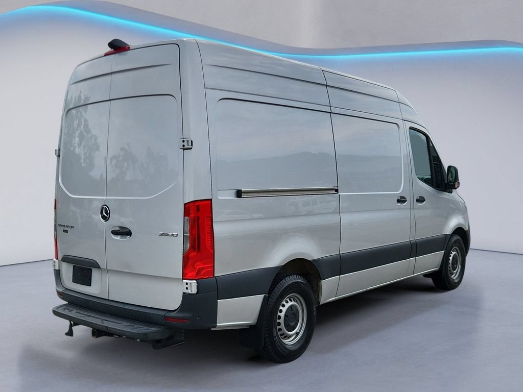 Used 2022 Mercedes-Benz Sprinter 2500 image 4