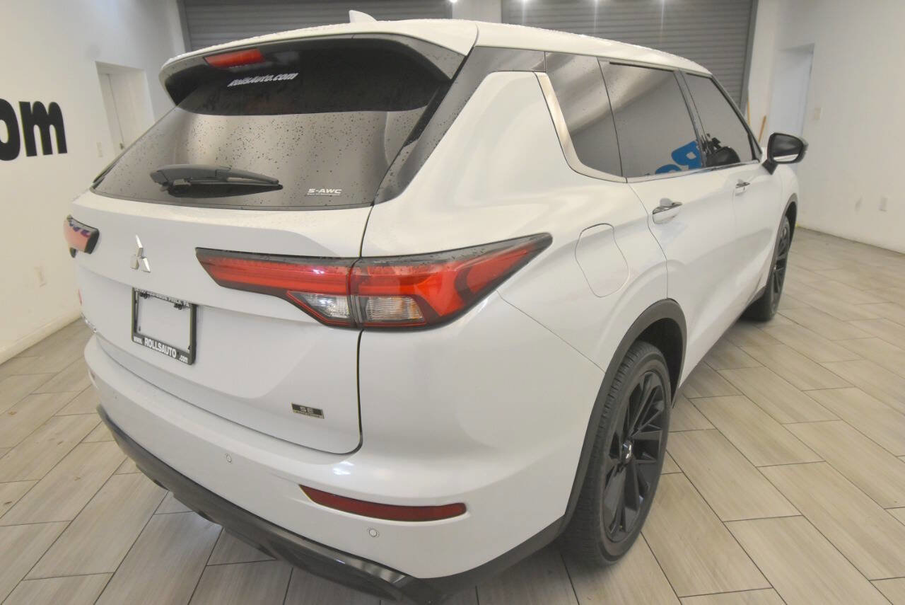 Used 2023 Mitsubishi Outlander SE Black Edition image 5