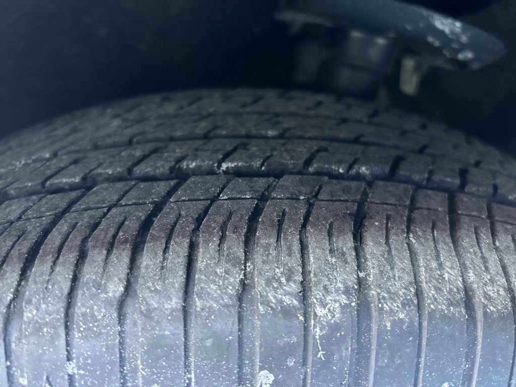 Used 2024 Chrysler Pacifica Touring-L image 10