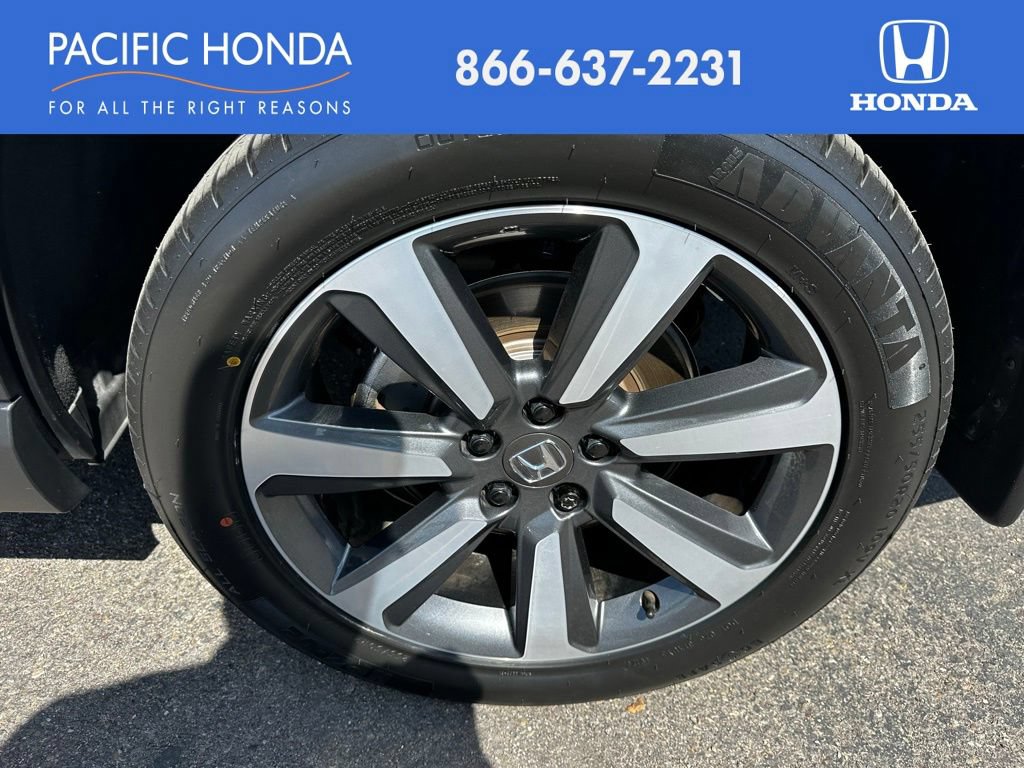 Used 2023 Honda Pilot Touring image 7