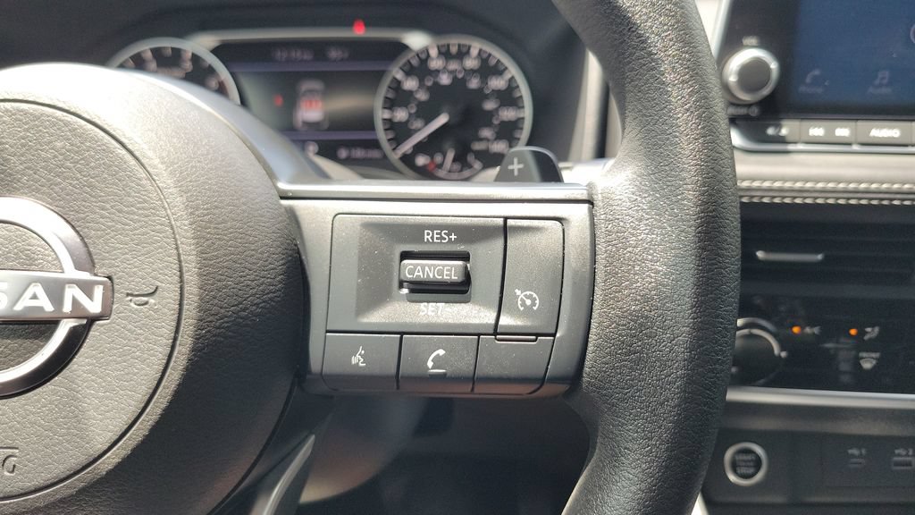 Used 2023 Nissan Rogue S FWD image 23