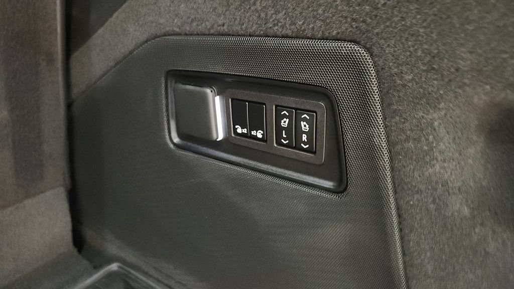 Used 2023 Cadillac Escalade V AWD/4WD image 46
