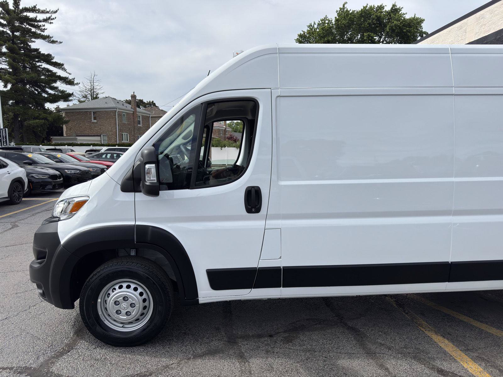 Used 2026 RAM ProMaster 2500 w/ Convenience Group FWD image 4