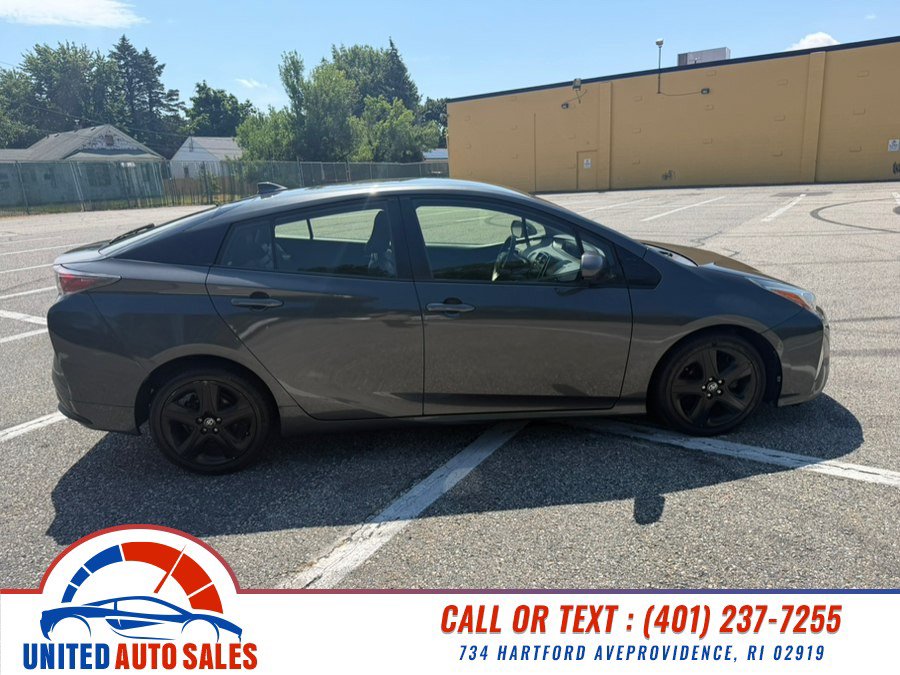 Used 2016 Toyota Prius Four FWD image 6
