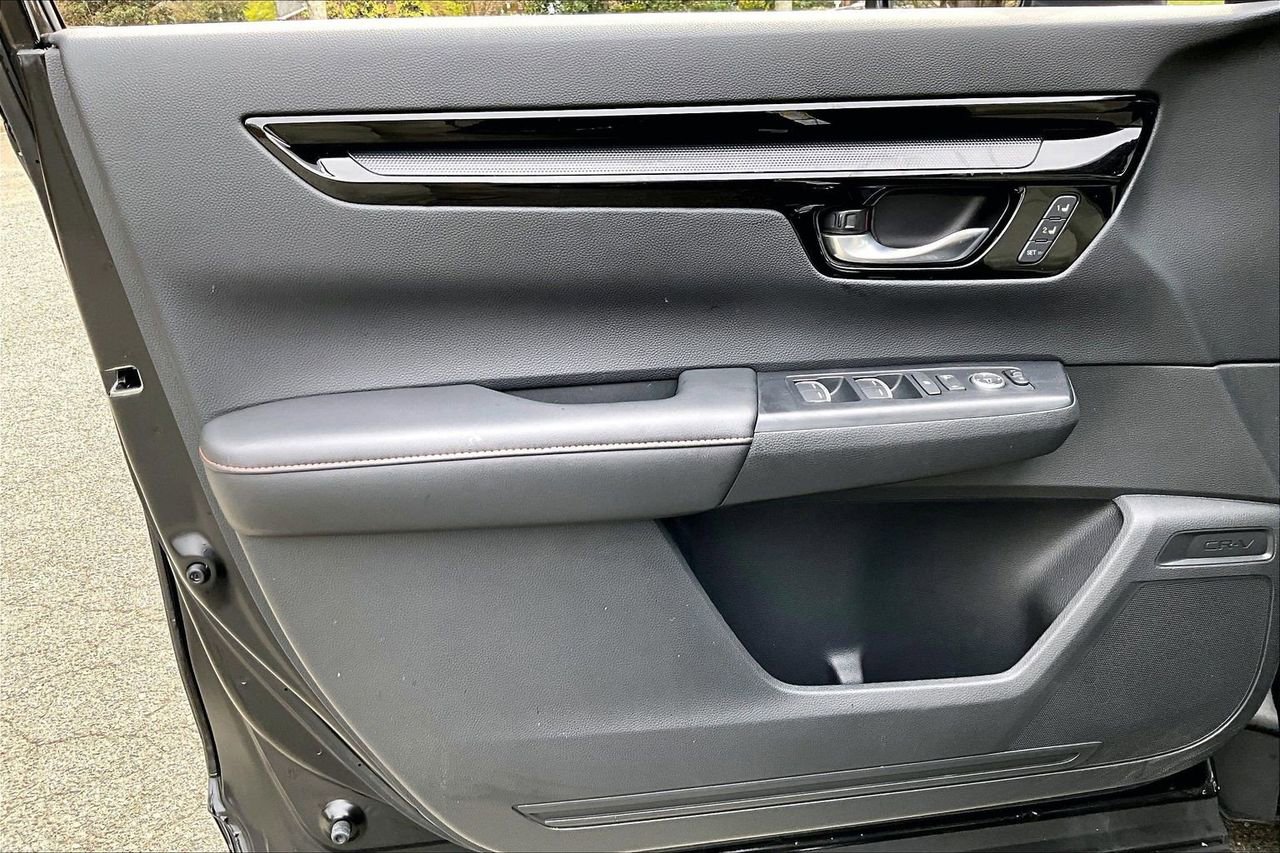 Used 2023 Honda CR-V Sport Touring image 27