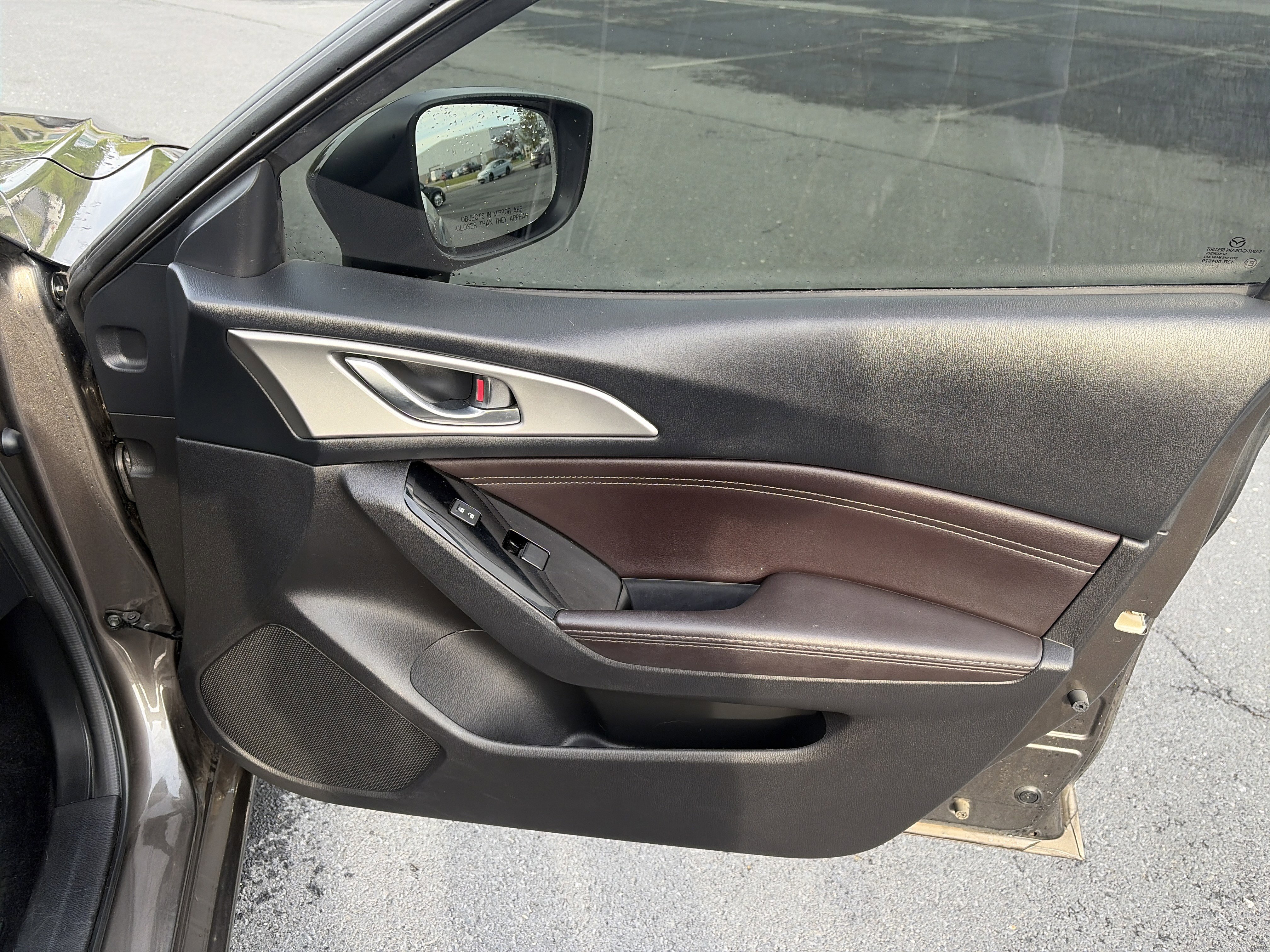Used 2017 MAZDA MAZDA3 Touring FWD image 23
