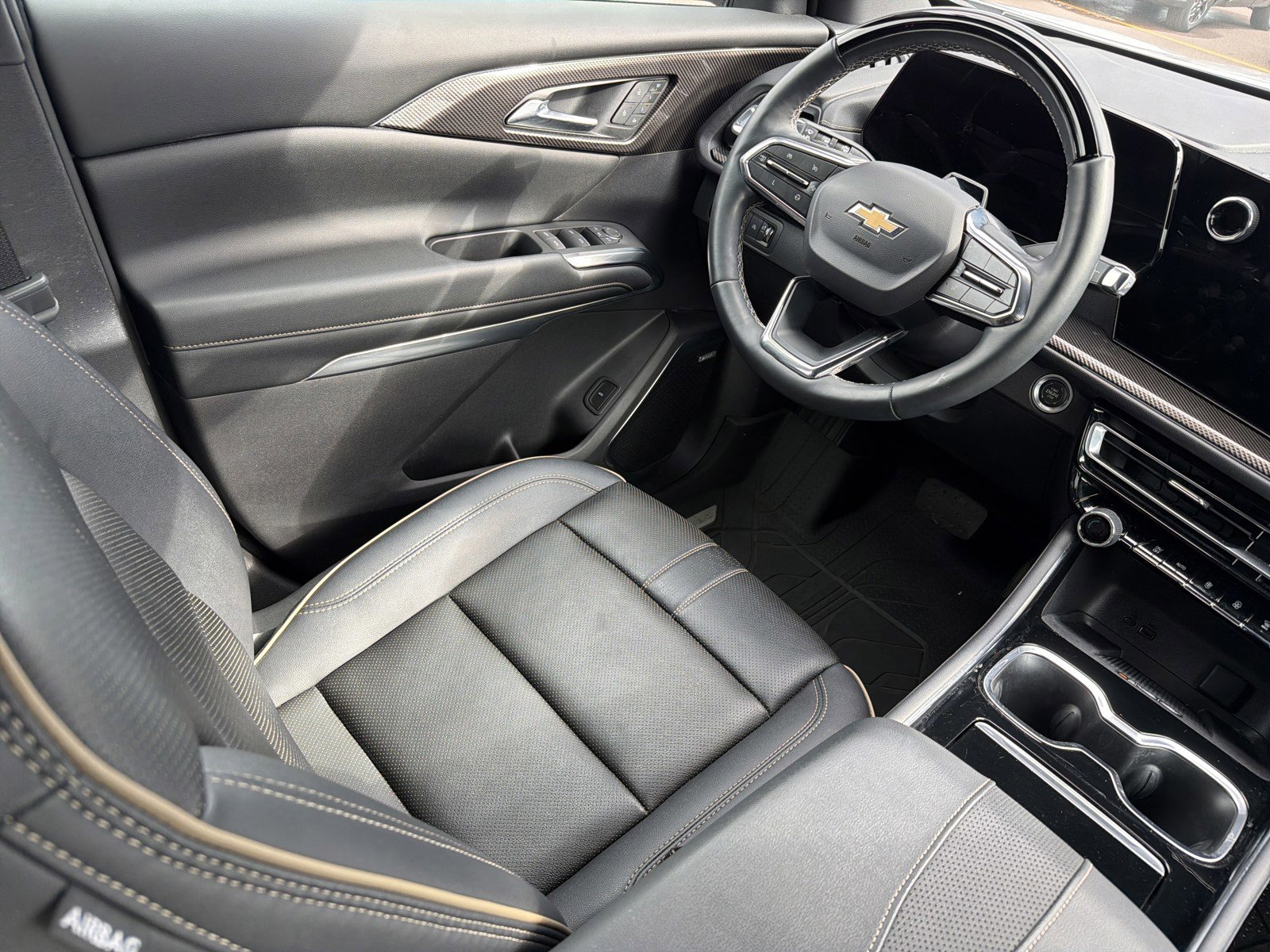 Used 2025 Chevrolet Traverse High Country image 16