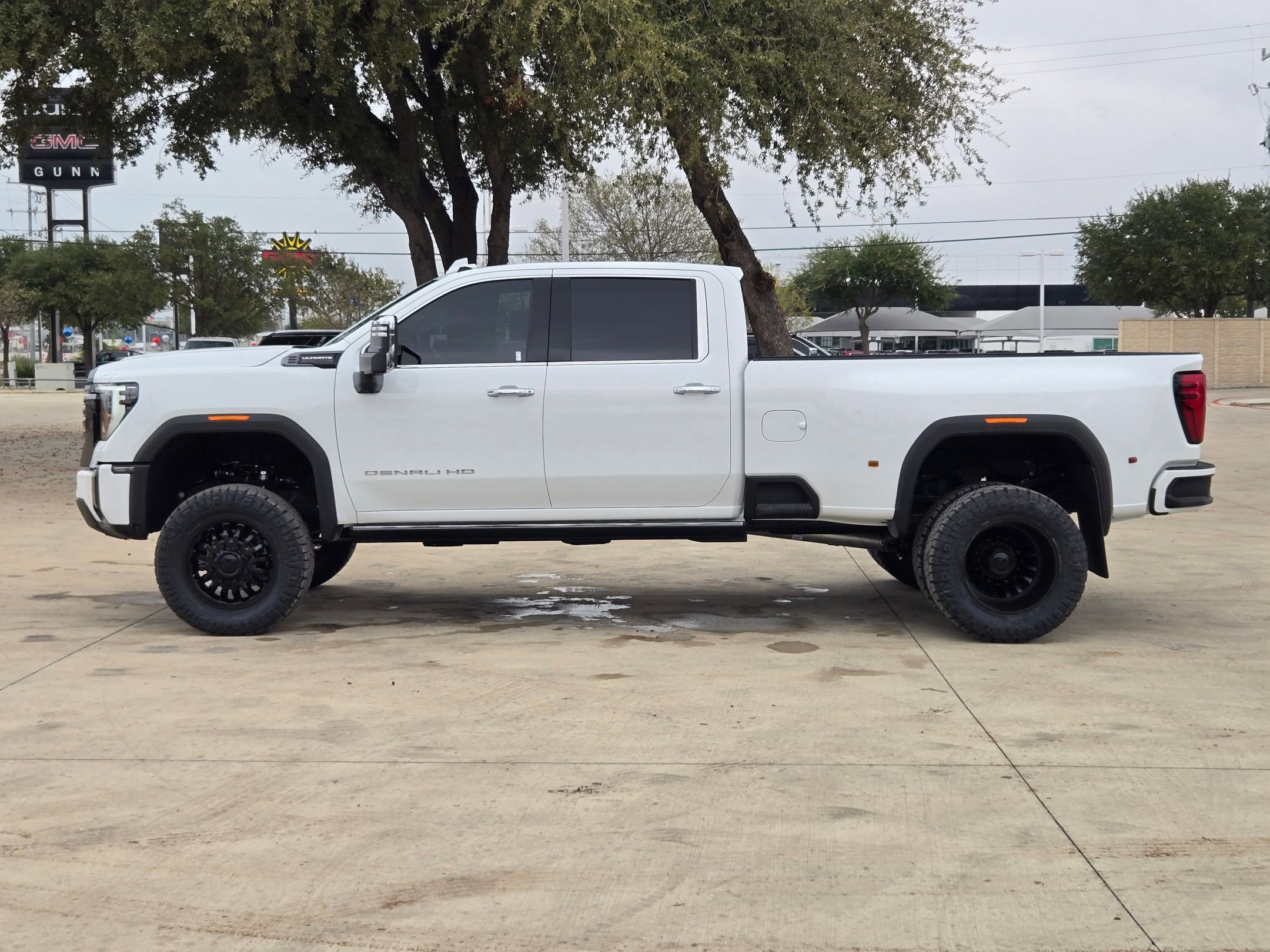 New 2025 GMC Sierra 3500 Denali Ultimate image 6