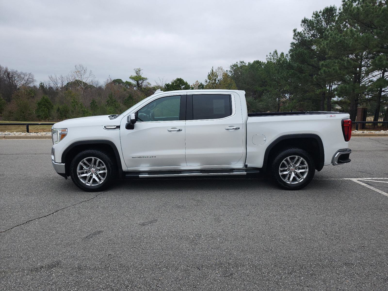 Certified 2021 GMC Sierra 1500 SLT image 2