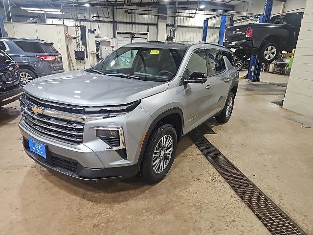 New 2026 Chevrolet Traverse LT w/ Driver Confidence Package image 2