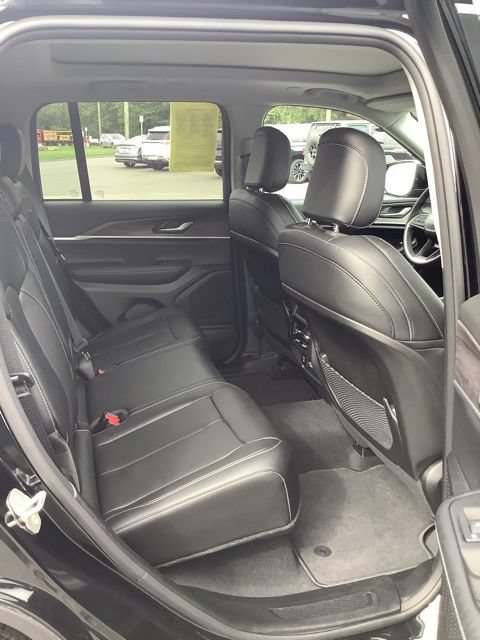 Certified 2023 Jeep Grand Cherokee Limited AWD/4WD image 28