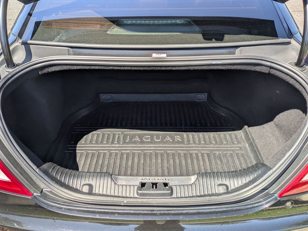 Used 2019 Jaguar XJ R-Sport image 21