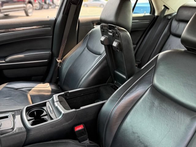 Used 2017 Chrysler 300 Touring w/ Value Package RWD image 28