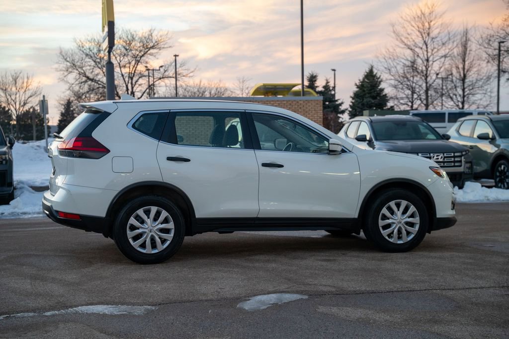 Used 2019 Nissan Rogue SV image 8