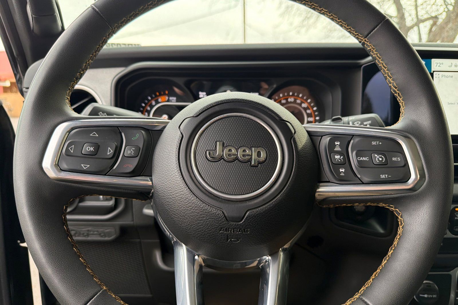 Used 2024 Jeep Wrangler Sahara image 31