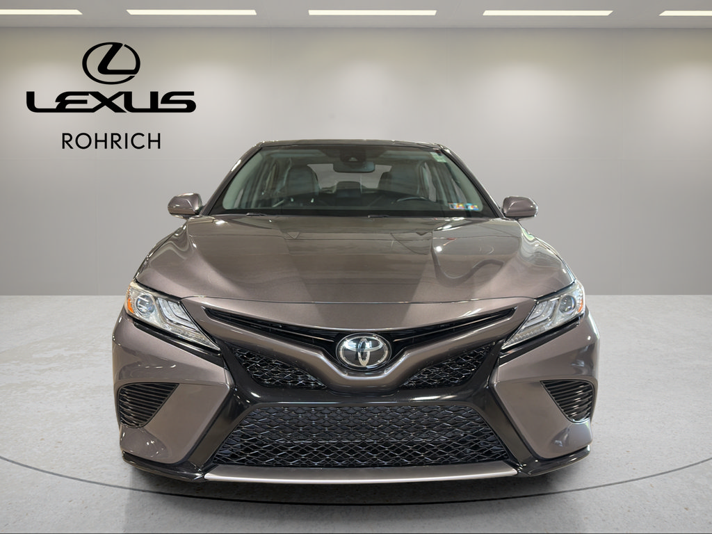 Used 2020 Toyota Camry XSE FWD image 9