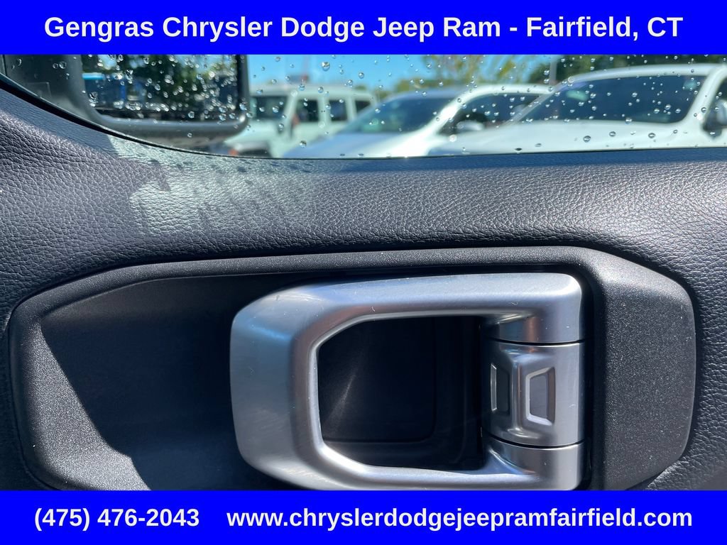 Used 2019 Jeep Wrangler Unlimited Sahara AWD/4WD image 17