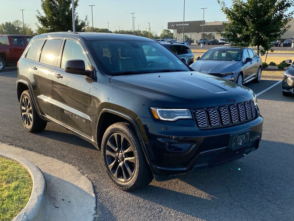 Used 2020 Jeep Grand Cherokee Altitude AWD/4WD image 3