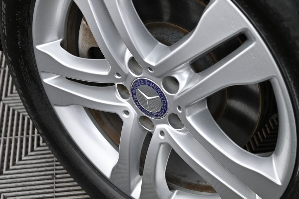 Used 2016 Mercedes-Benz GLA 250 4MATIC image 32