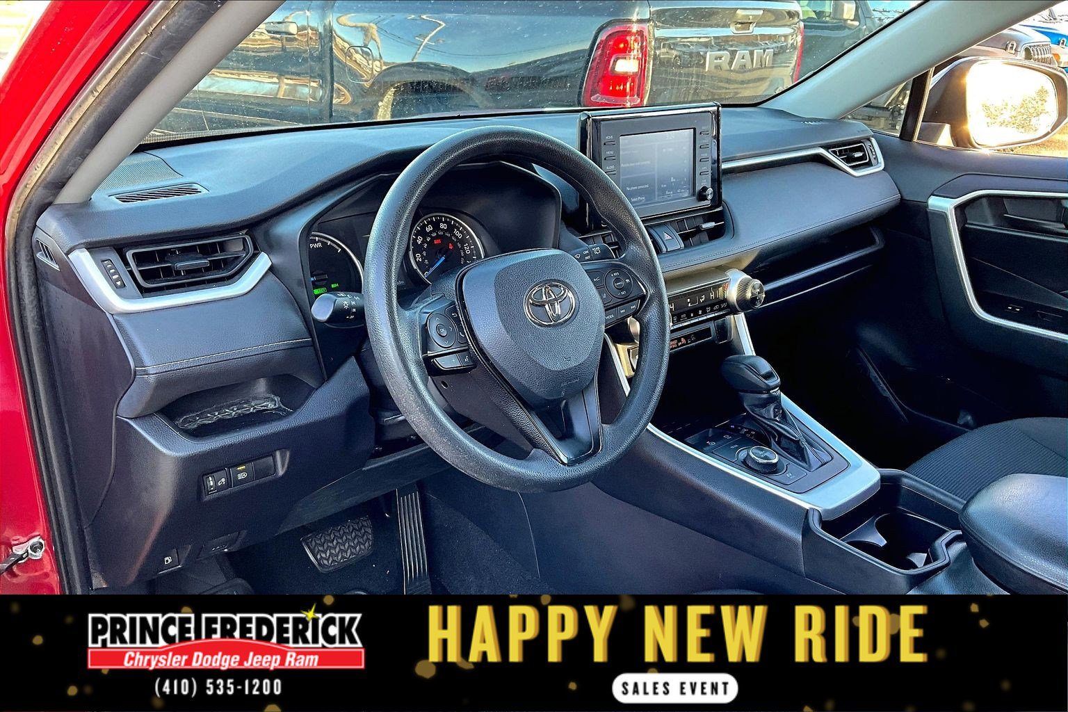 Used 2019 Toyota RAV4 LE image 12