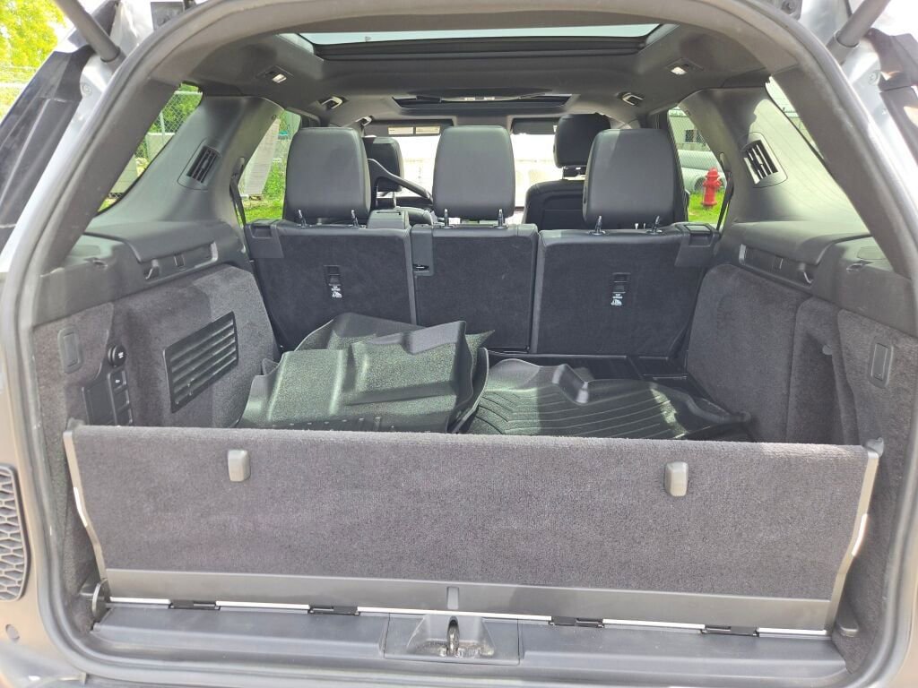 Used 2019 Land Rover Discovery HSE AWD/4WD image 17