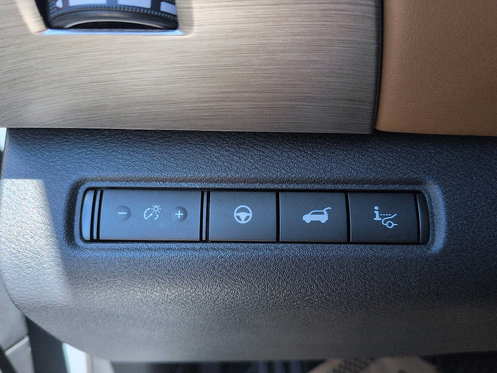 Used 2025 Nissan Pathfinder Platinum w/ Cargo Package AWD/4WD image 17