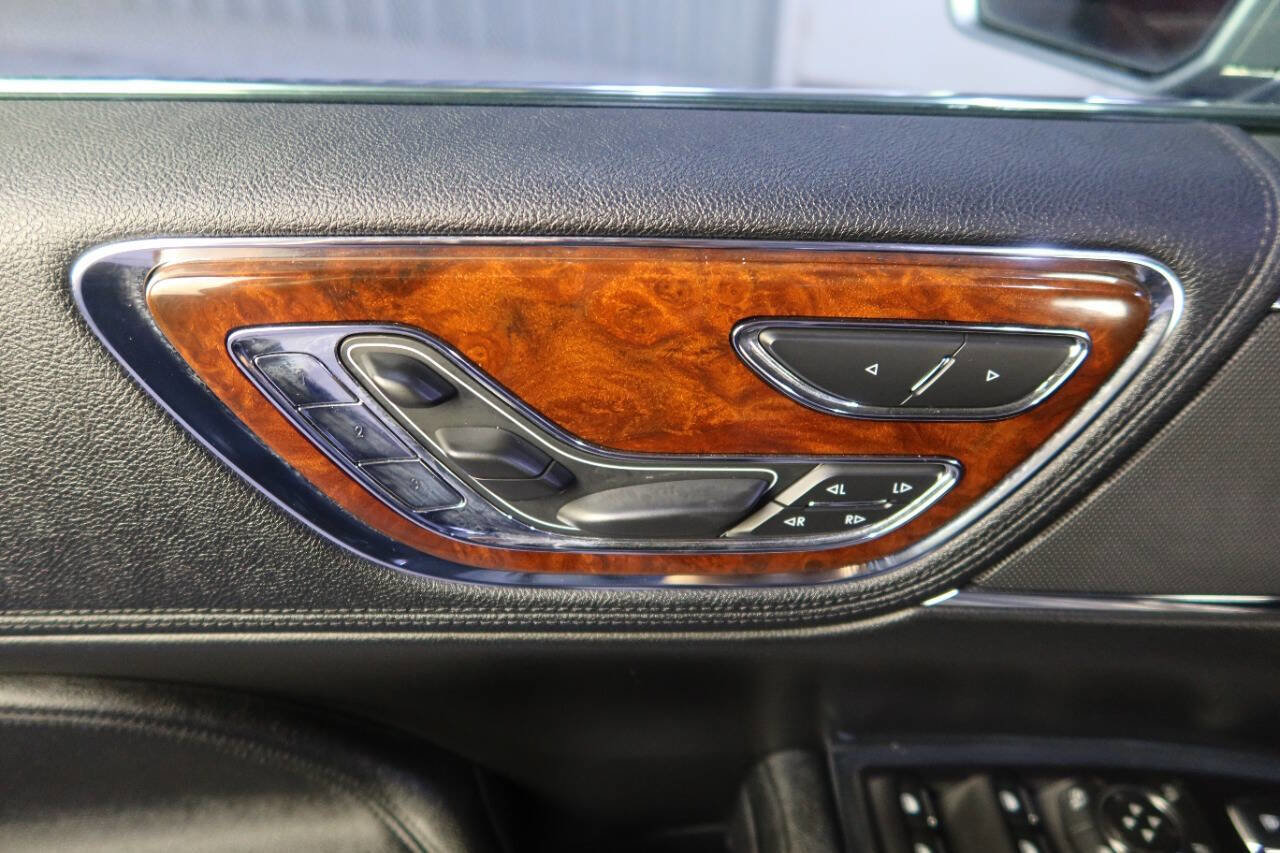 Used 2020 Lincoln Continental Reserve image 30