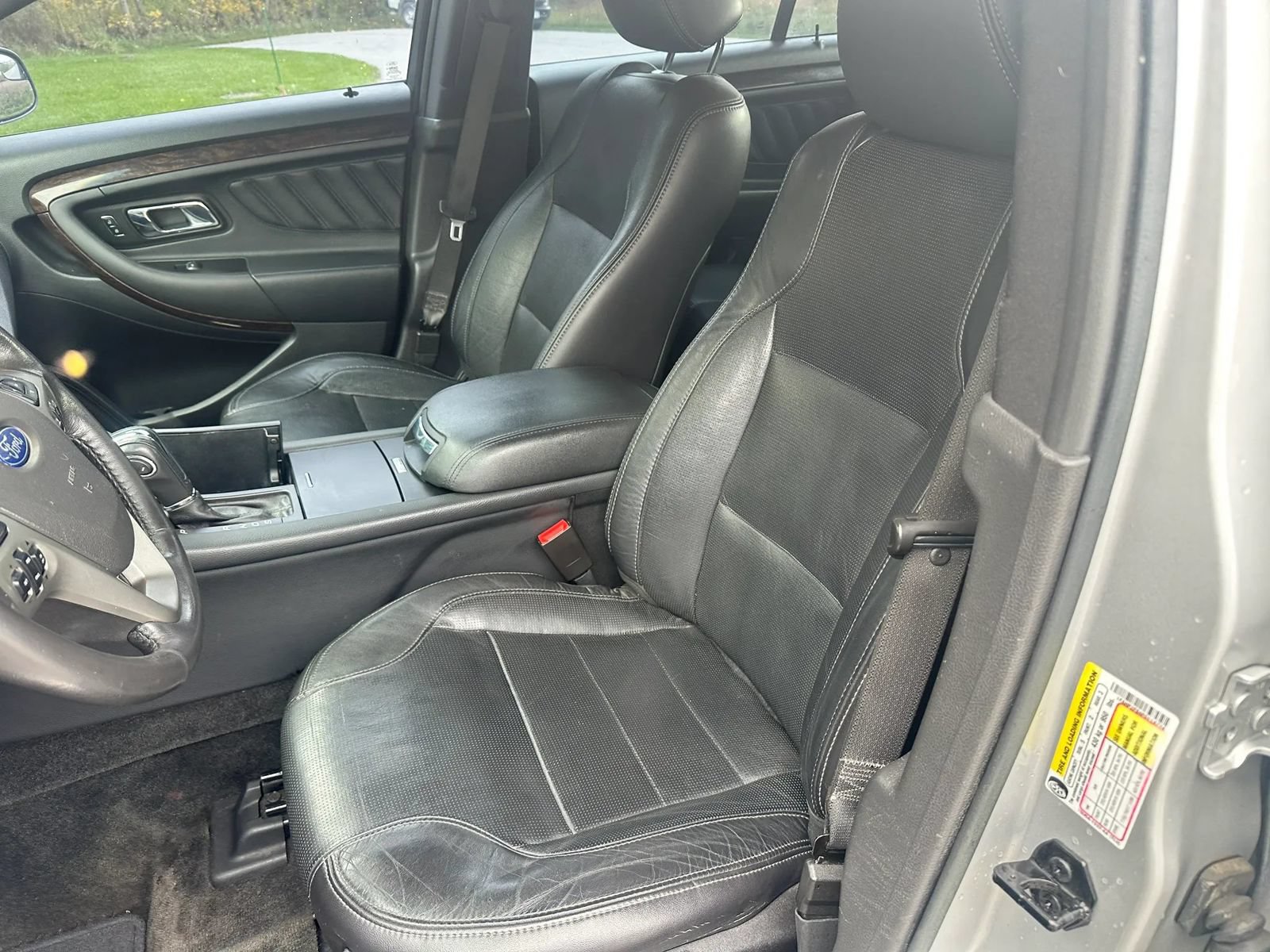 Used 2015 Ford Taurus Limited FWD image 10