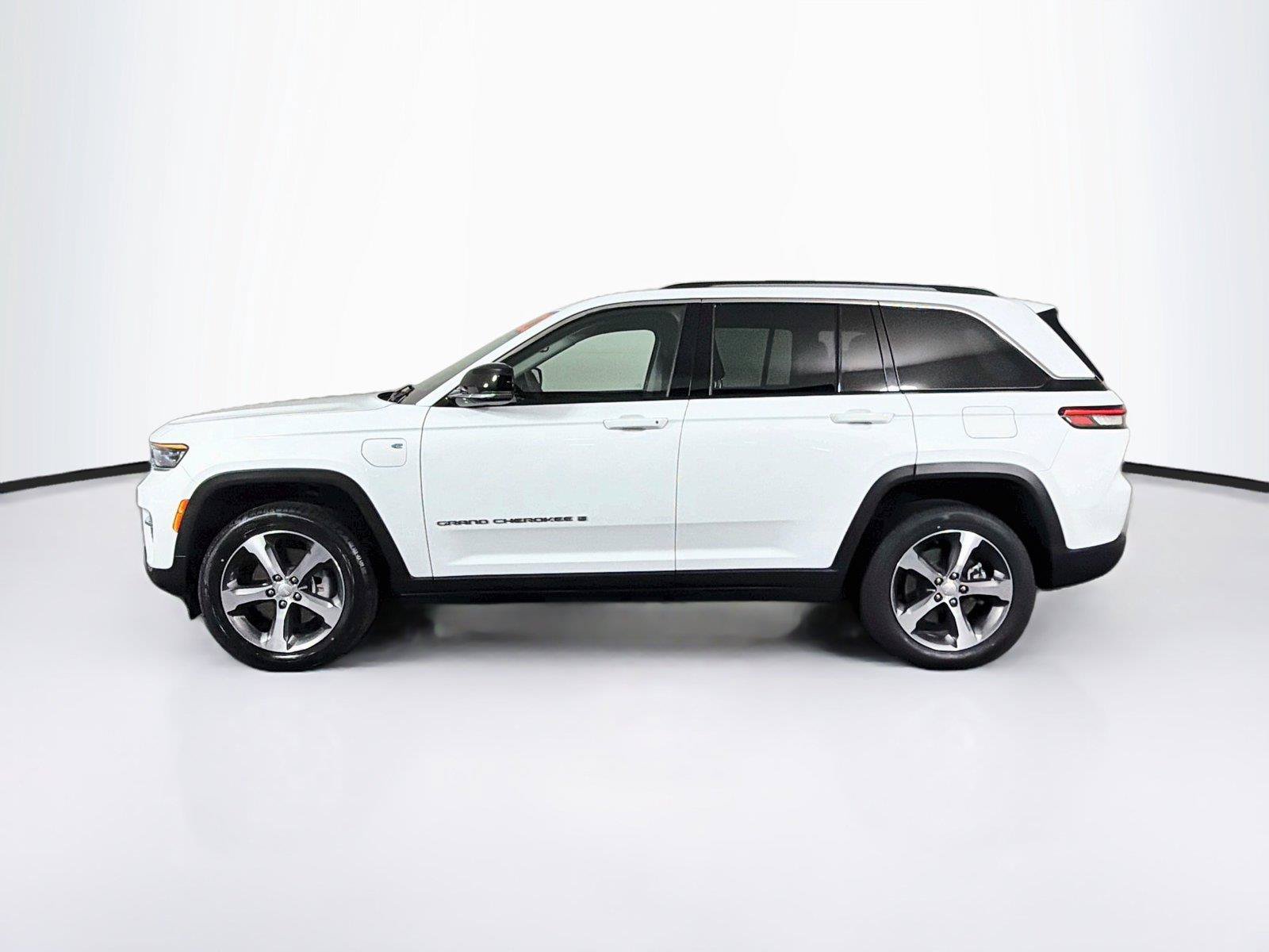 Used 2022 Jeep Grand Cherokee Limited 4xe AWD/4WD image 8