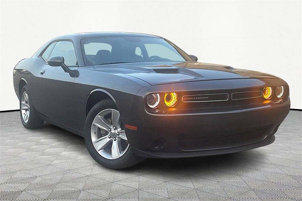 Certified 2023 Dodge Challenger SXT image 1