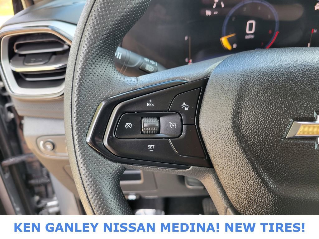 Used 2025 Chevrolet TrailBlazer LT FWD image 30