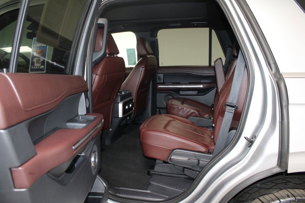 Used 2024 Ford Expedition Limited image 27