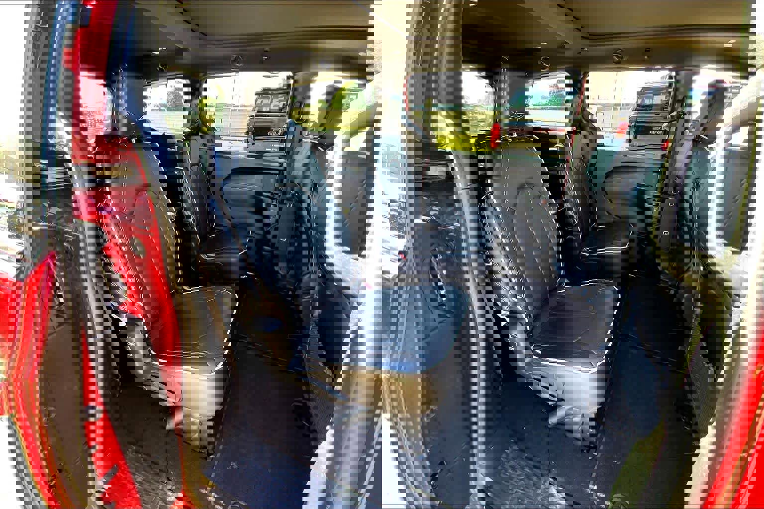 Used 2025 Chrysler Pacifica Limited image 17