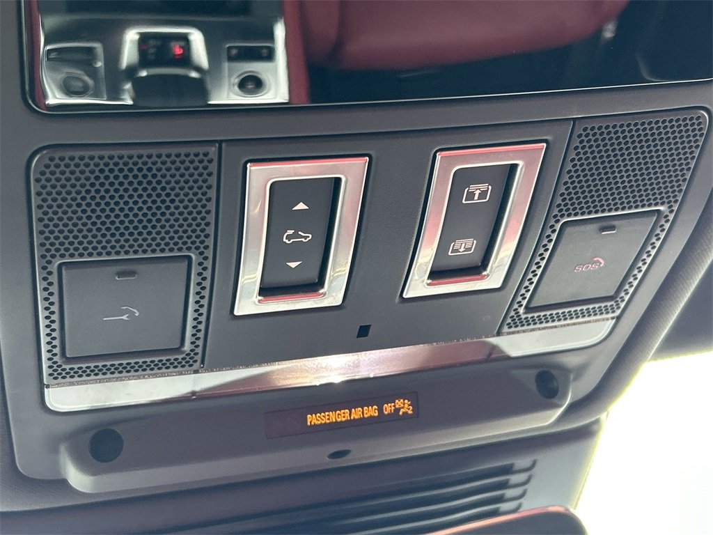 Used 2024 Jaguar F-PACE R-Dynamic S image 19