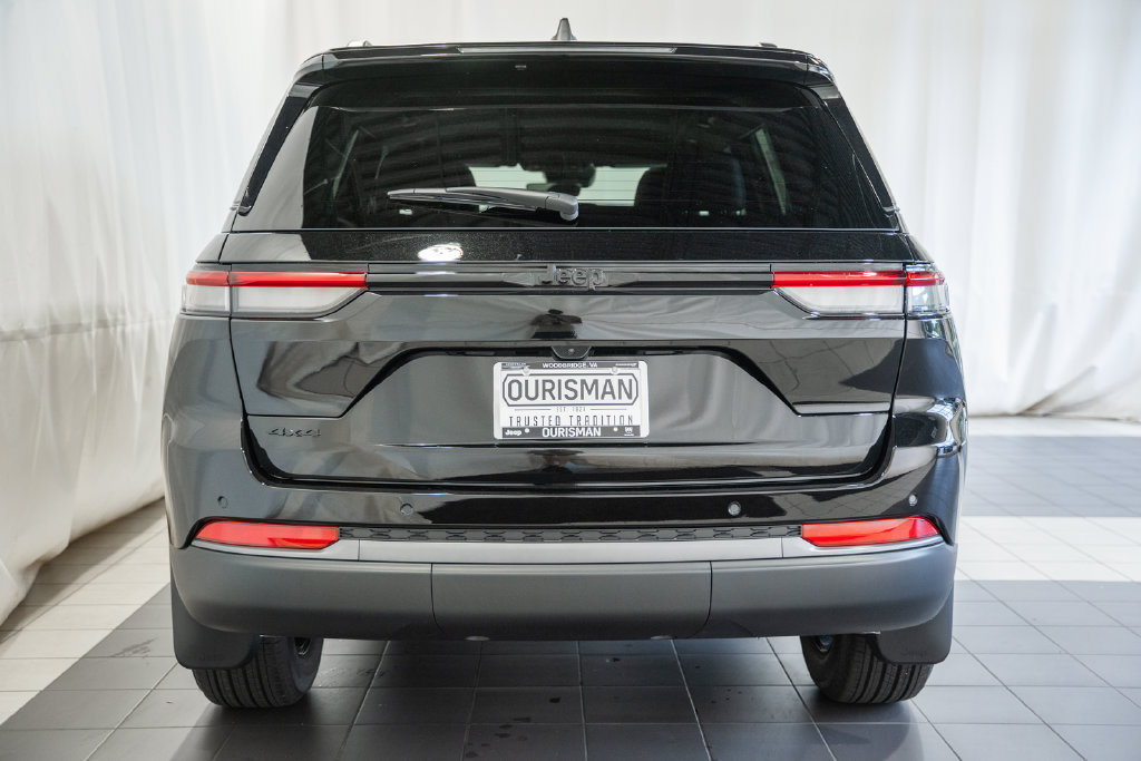 New 2026 Jeep Grand Cherokee Altitude AWD/4WD image 5