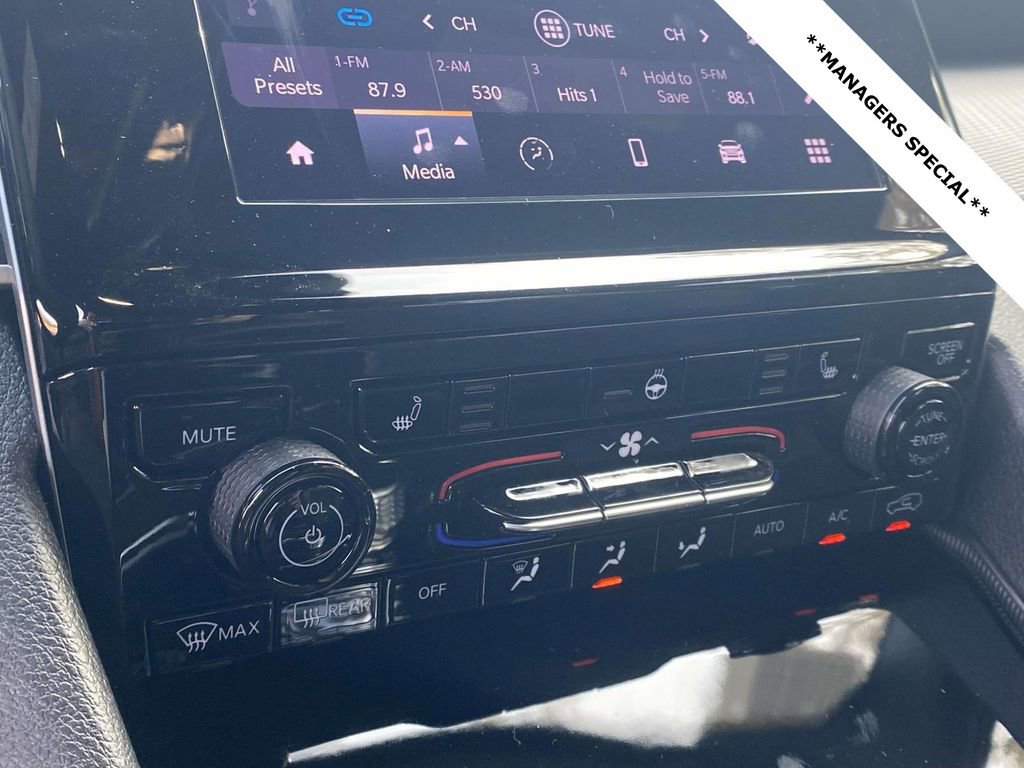 New 2025 Jeep Grand Cherokee Altitude image 23