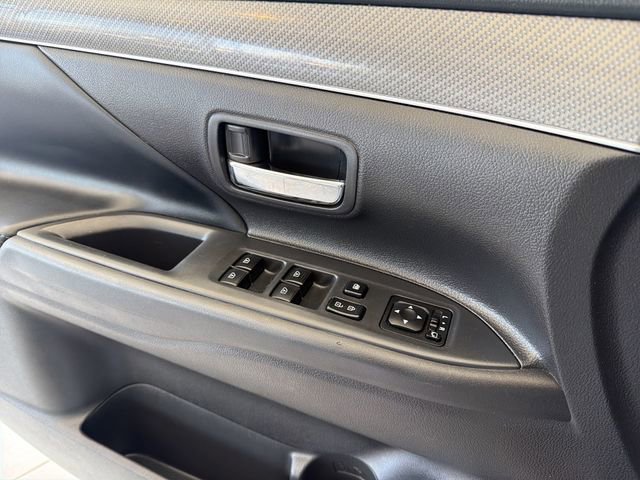 Used 2020 Mitsubishi Outlander SEL image 23
