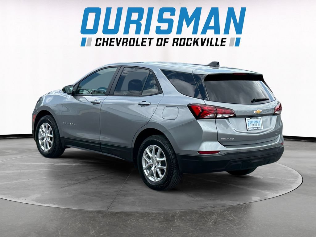 Used 2023 Chevrolet Equinox LS w/ LS Convenience Package AWD/4WD image 4