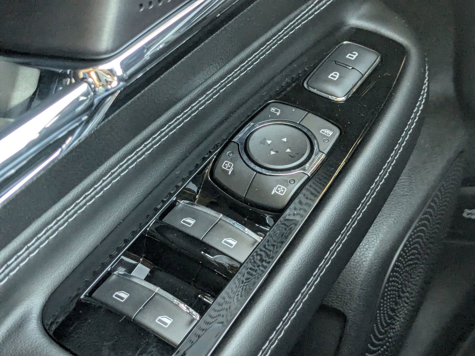 New 2026 Lincoln Corsair Premiere image 29