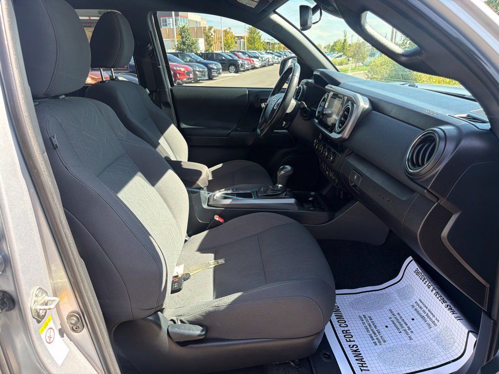 Used 2018 Toyota Tacoma TRD Off-Road w/ Technology Package AWD/4WD image 10