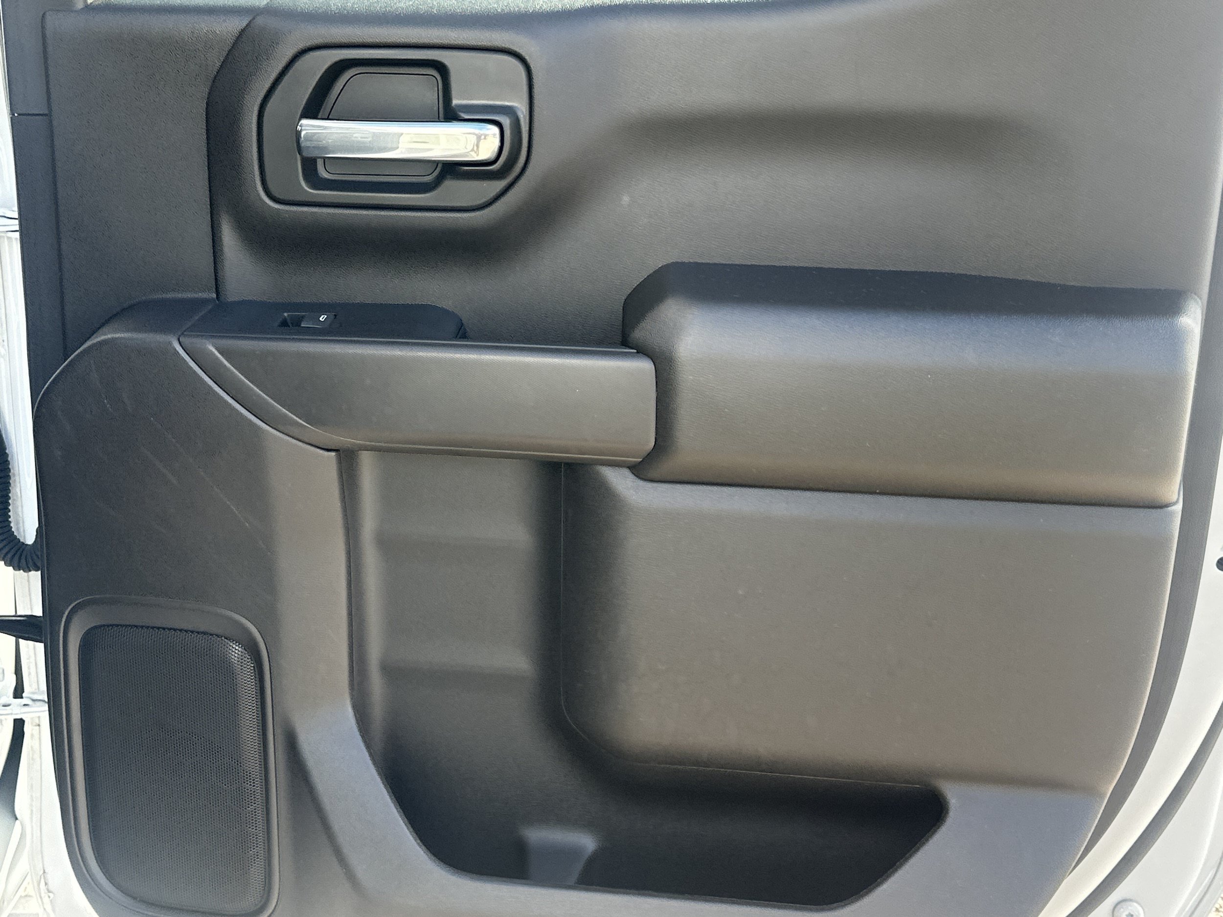 Used 2024 Chevrolet Silverado 1500 Custom w/ Turbomax Blackout Package RWD image 16