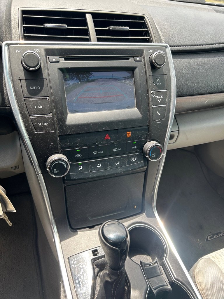 Used 2017 Toyota Camry LE FWD image 12