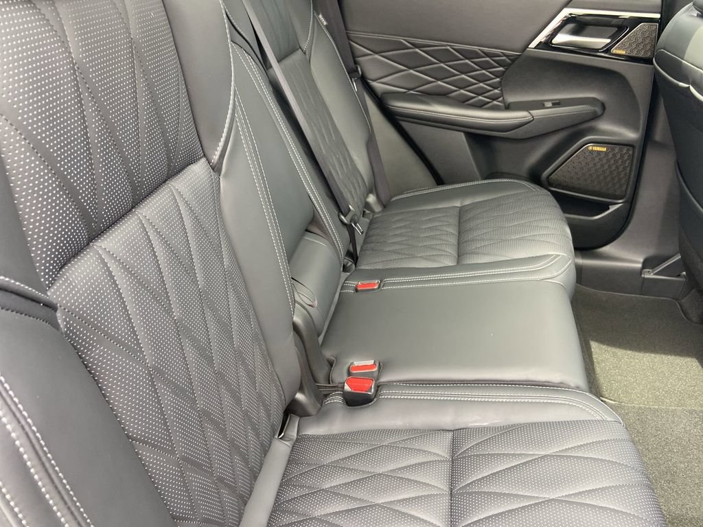 New 2026 Mitsubishi Outlander SEL Black Edition FWD image 24