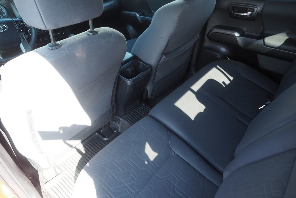 Used 2018 Toyota Tacoma TRD Off-Road w/ Technology Package image 17