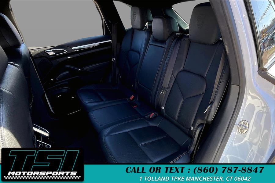 Used 2014 Porsche Cayenne Platinum Edition image 26