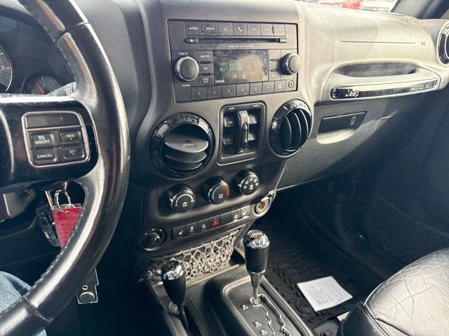 Used 2016 Jeep Wrangler Unlimited Sahara image 25