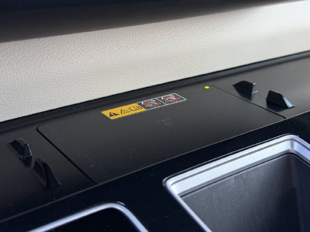 Used 2025 Toyota Sienna Platinum FWD image 20