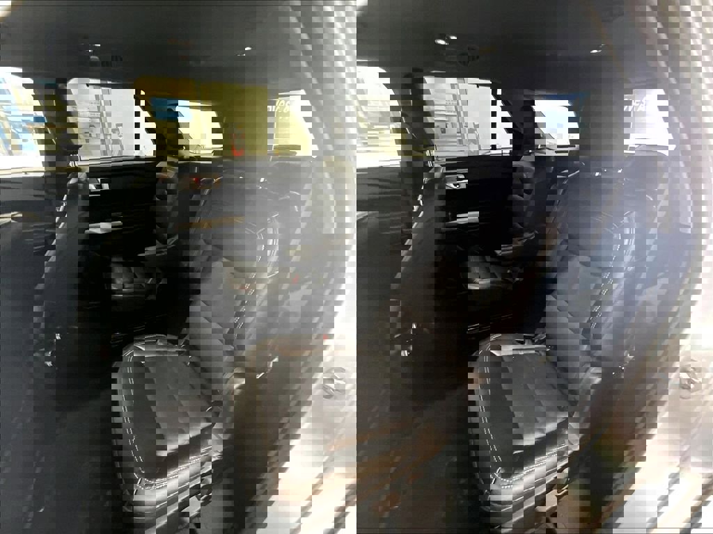 Used 2023 Ford Explorer Limited w/ Equipment Group 301A AWD/4WD image 15