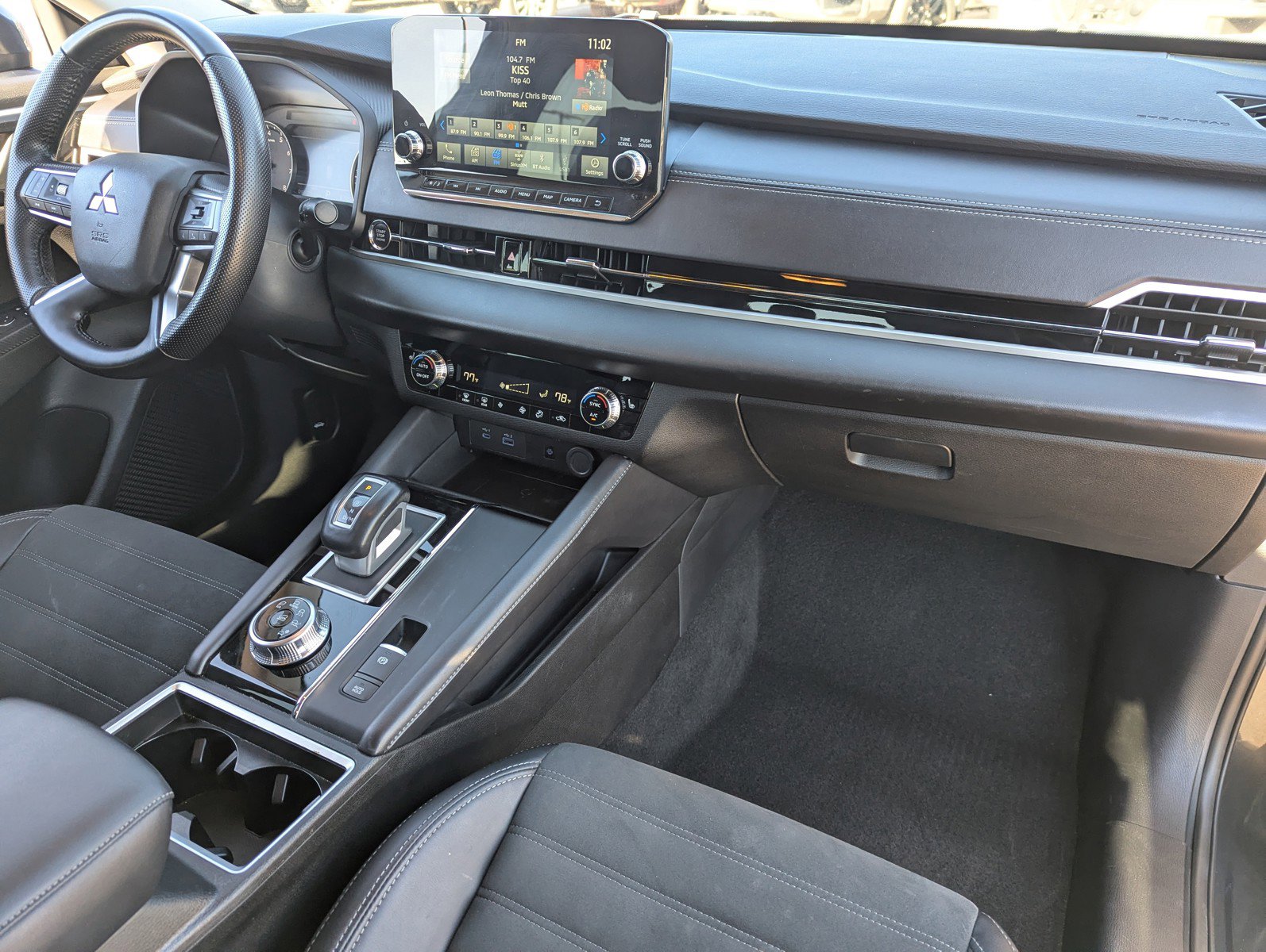 Used 2024 Mitsubishi Outlander SE image 13